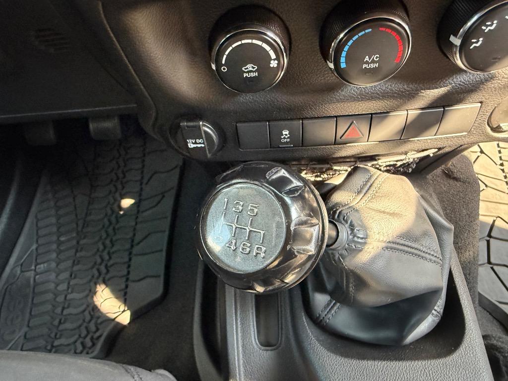 2013 Jeep Wrangler Sport - Photo 12