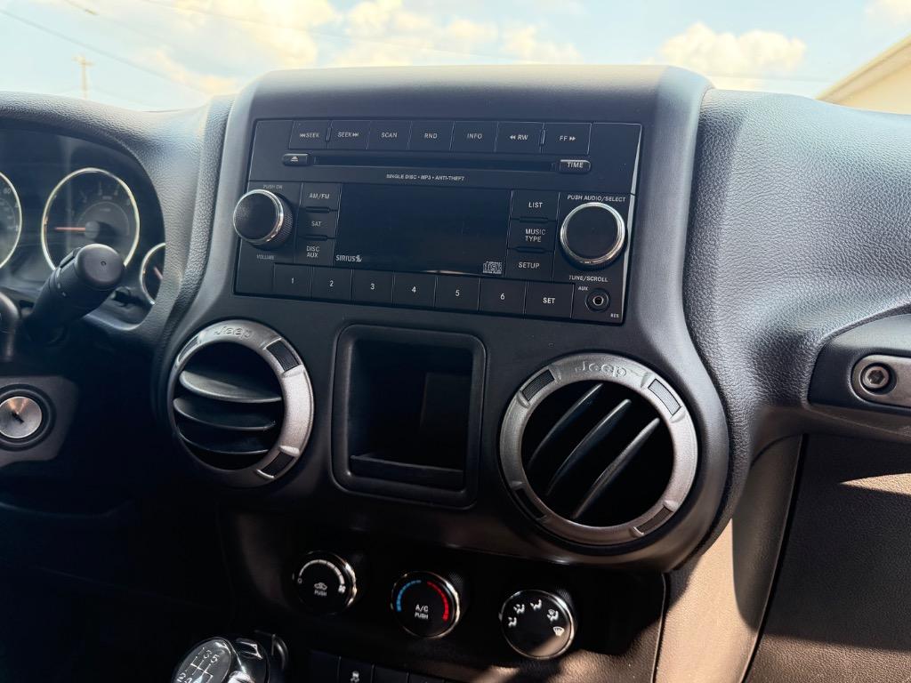 2013 Jeep Wrangler Sport - Photo 13