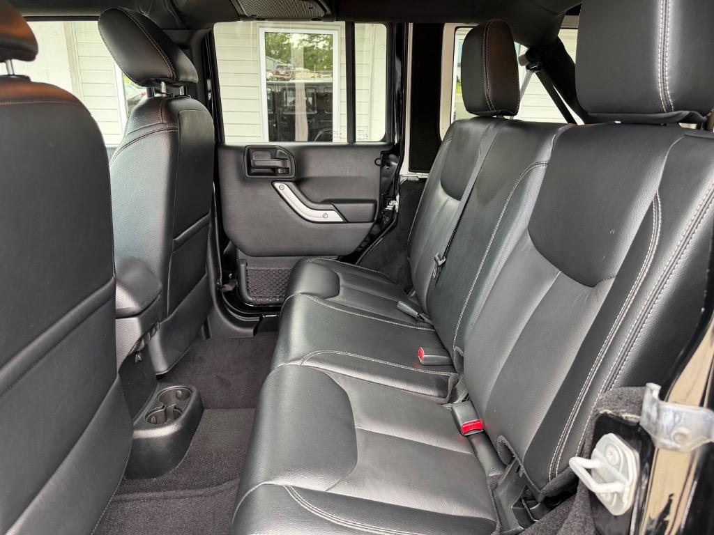 2016 Jeep Wrangler Unlimited Sahara - Photo 11
