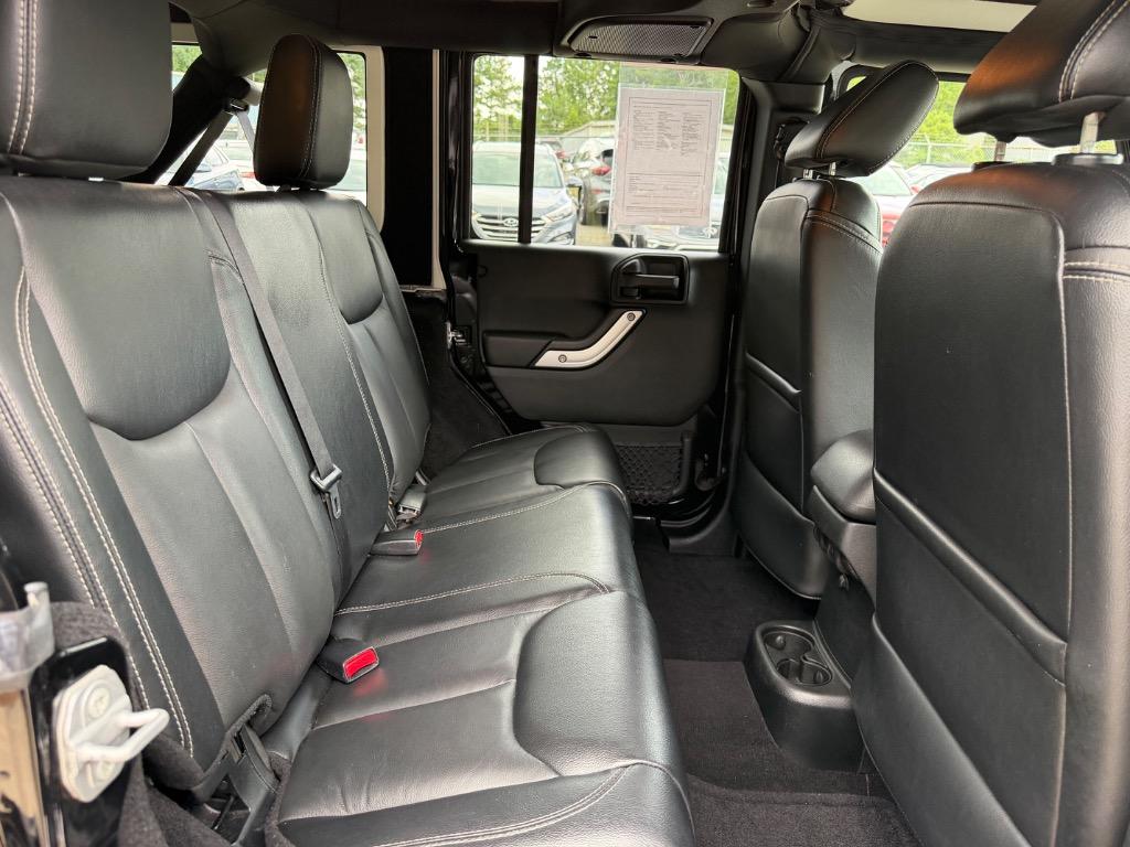 2016 Jeep Wrangler Unlimited Sahara - Photo 12