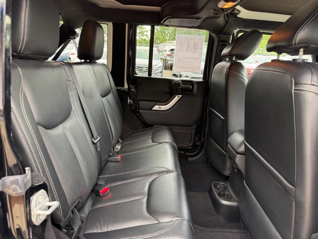 2016 Jeep Wrangler Unlimited Sahara - Photo 13