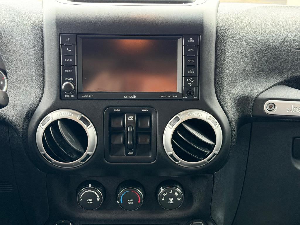 2016 Jeep Wrangler Unlimited Sahara - Photo 19