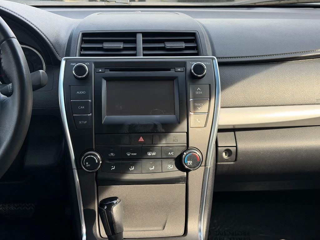 2016 Toyota Camry Special Edition - Photo 17