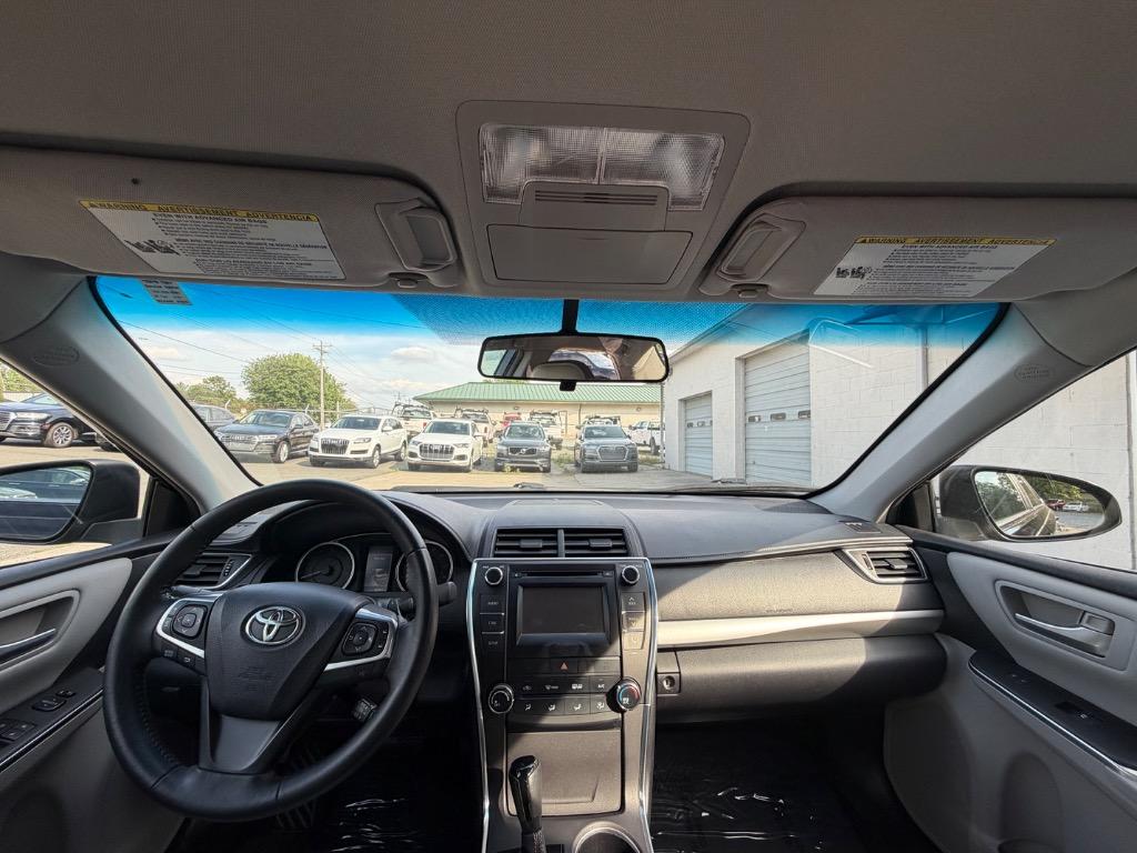 2016 Toyota Camry Special Edition - Photo 18