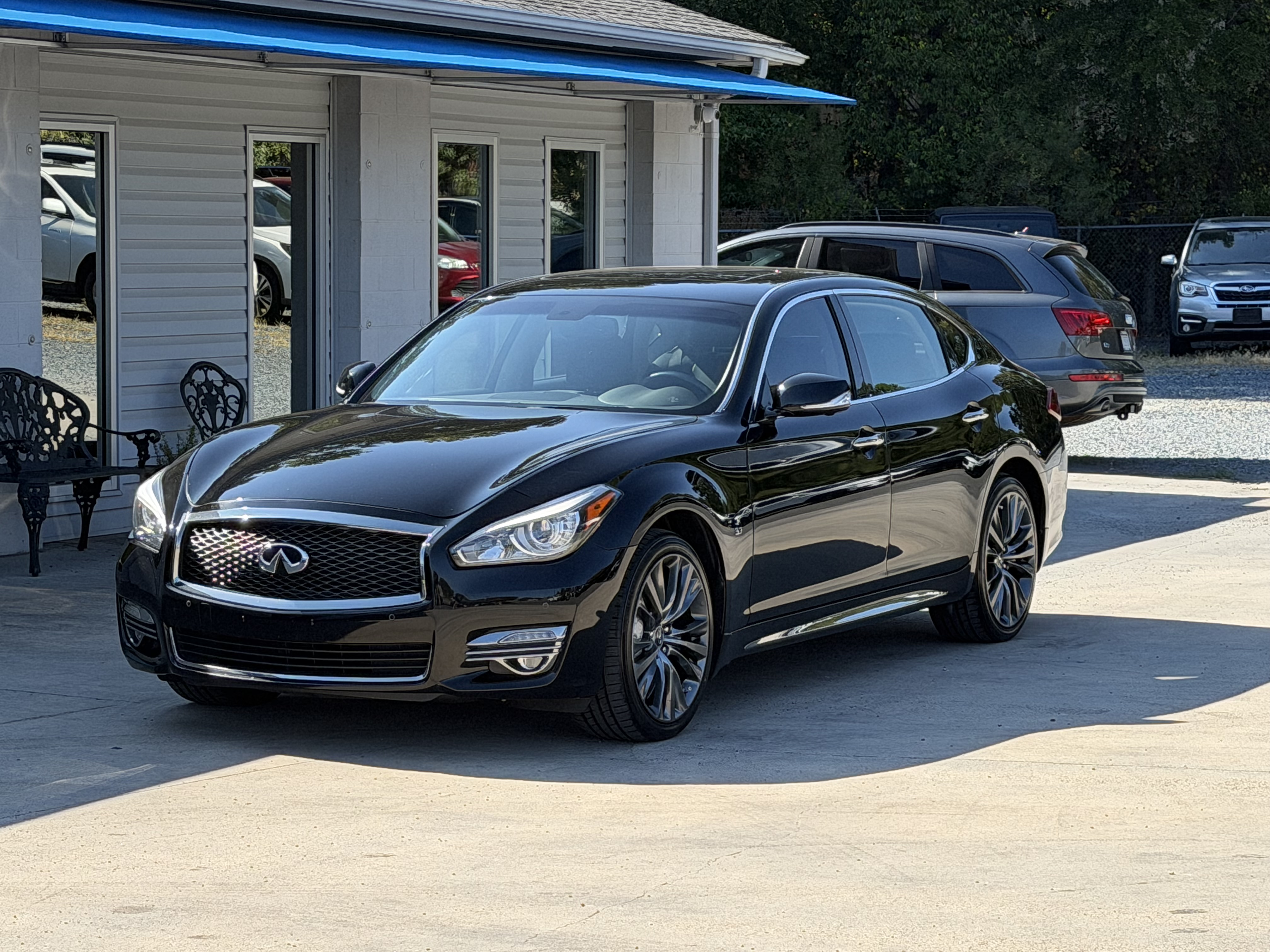 2017 INFINITI Q70L