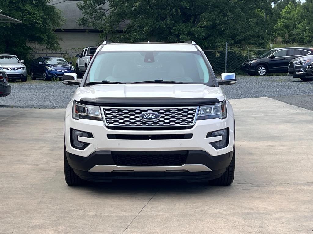 2017 Ford Explorer Platinum photo 2
