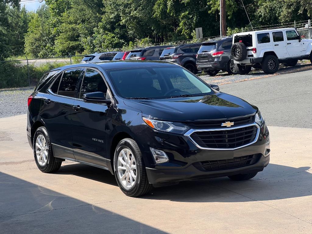 2018 Chevrolet Equinox LT photo 3