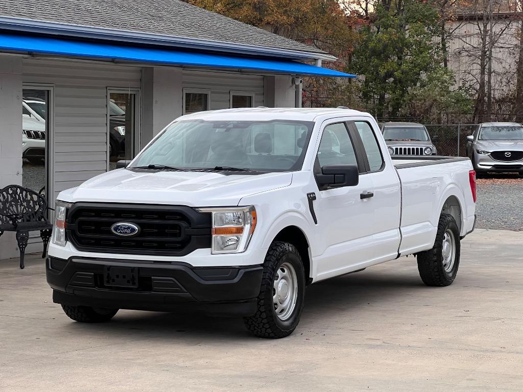 2021 Ford F-150 XL's photo