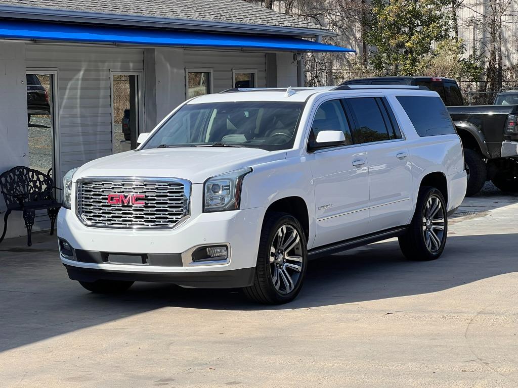 2019 GMC Yukon XL Denali's photo