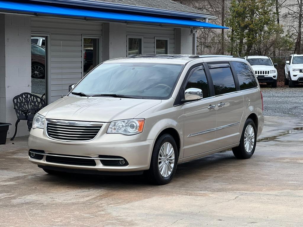 2013 Chrysler Town & Country Limited