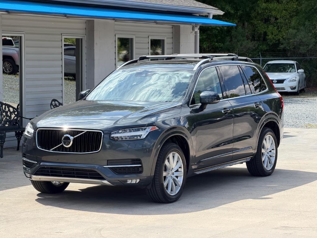 2016 Volvo XC90 T6 AWD Momentum's photo