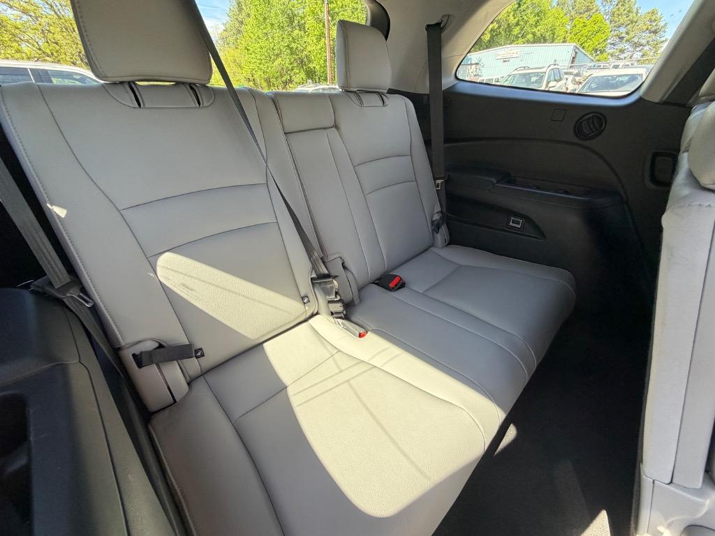 2017 Honda Pilot EX-L - Photo 11