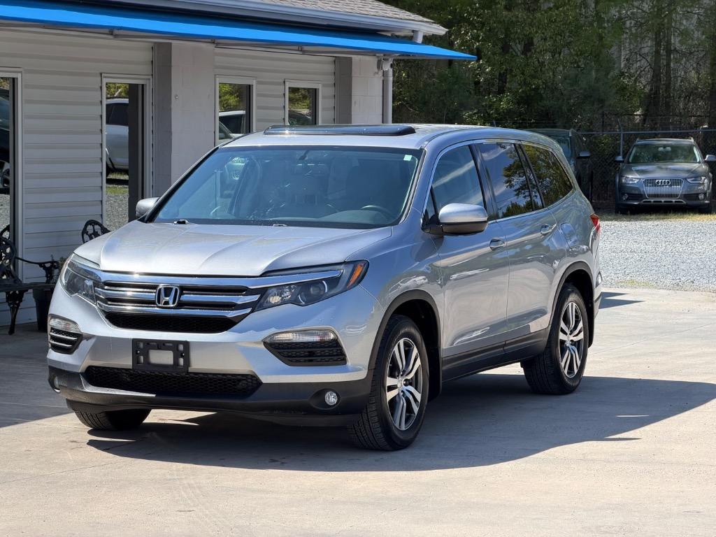 2017 Honda Pilot 2WD EX-L w/RES's photo
