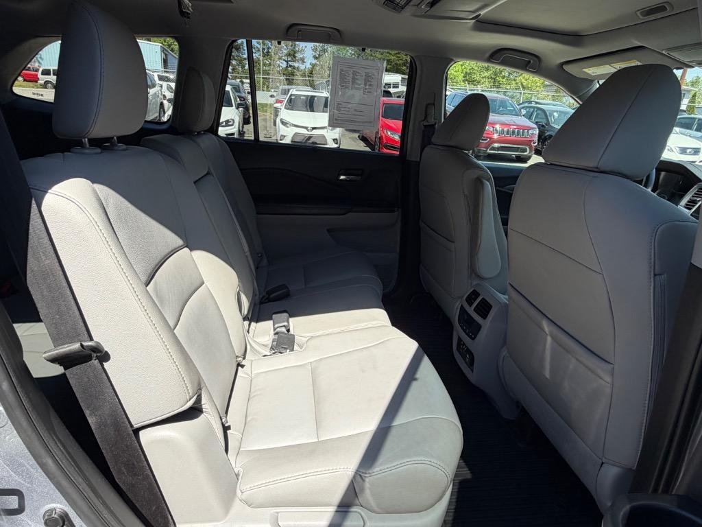 2017 Honda Pilot EX-L - Photo 12