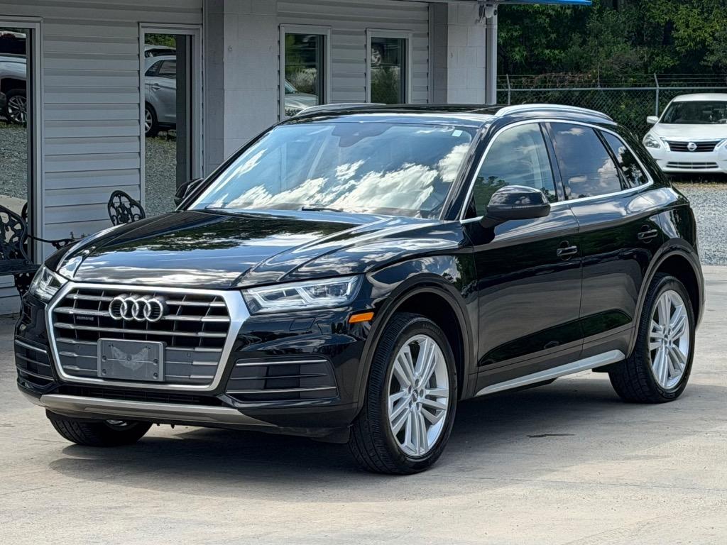 2018 Audi Q5 2.0T quattro S tronic Premium Plus's photo