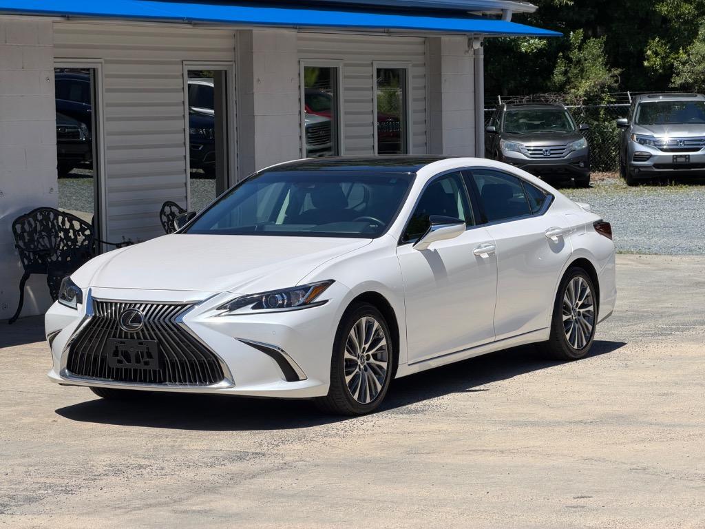 2021 Lexus ES 350 350's photo