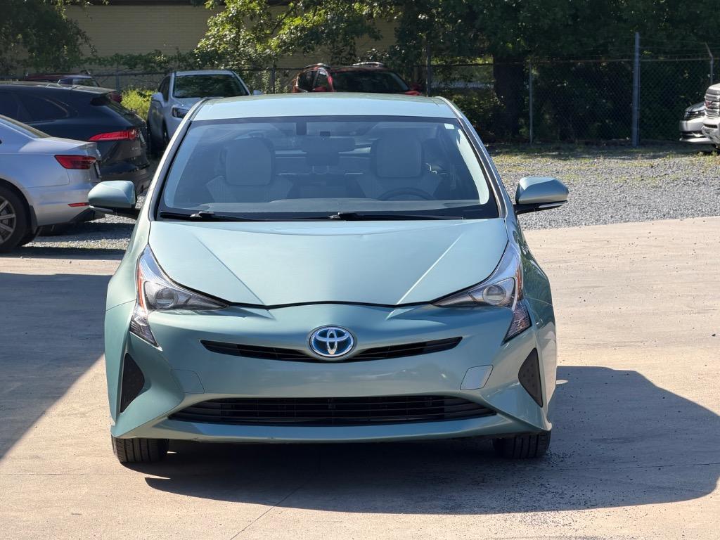 2016 Toyota Prius Three's photo